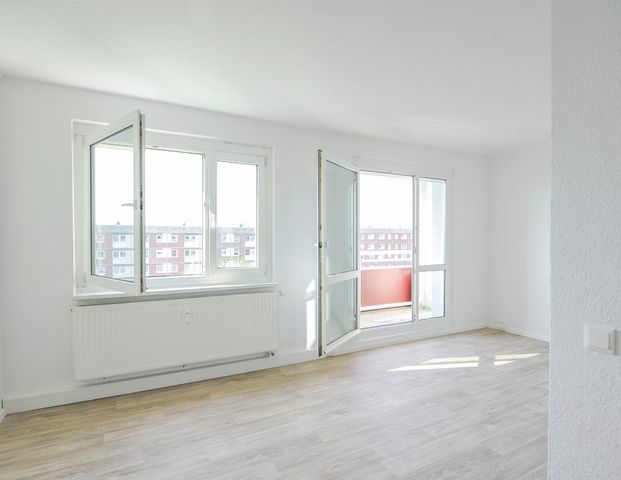 3-Raum-Wohnung mit Balkon! *komplett saniert* - Foto 1