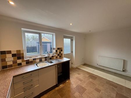 2 bedroom terraced house to rent - Photo 5