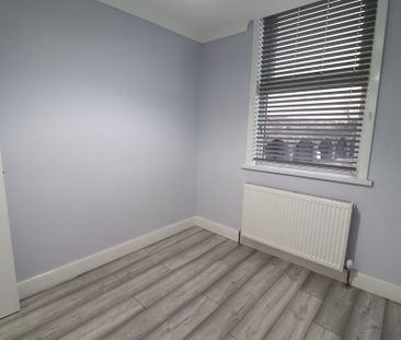 3 Bedroom Mid Terraced House To Rent - Photo 6