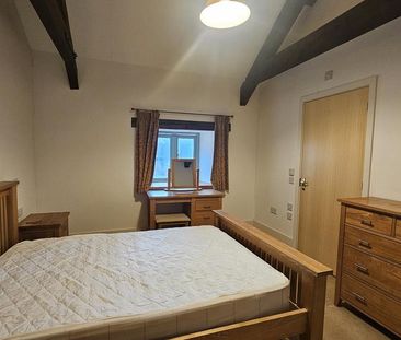 2 bedroom barn conversion to rent - Photo 2