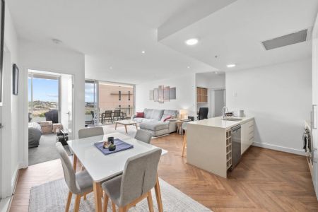 Luxury Riverfront Living in the Heart of Hamilton - Photo 3