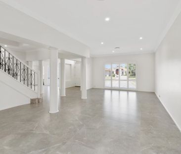 BREAK LEASE A Massively Stunning Large Family Home, Overlooking a G... - Photo 2