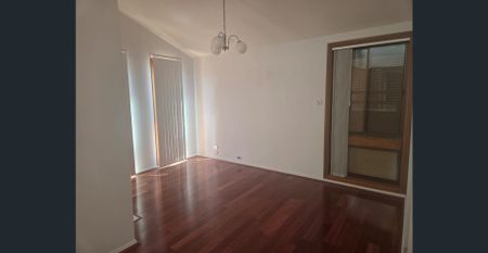 For Lease: Stunning Family Home in Abbotsbury - Photo 2