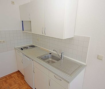 Kleines Appartement mit Aufzug, Parkett, ... - Foto 1