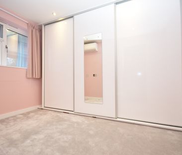 4 bedroom semi-detached house to rent - Photo 5