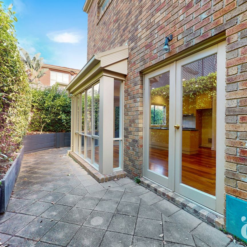 1A Iris Road, Camberwell - Photo 1