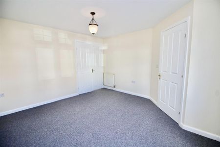 3 bedroom Semi-detached house to rent in Chesters Avenue, Longbenton, Newcastle Upon Tyne, Ne12 - Photo 4