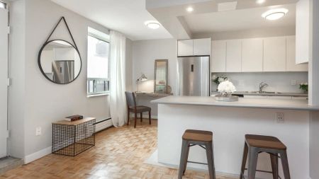 Helen Towers — 2 Bedroom, 1 Bathroom, (JR) - Photo 4