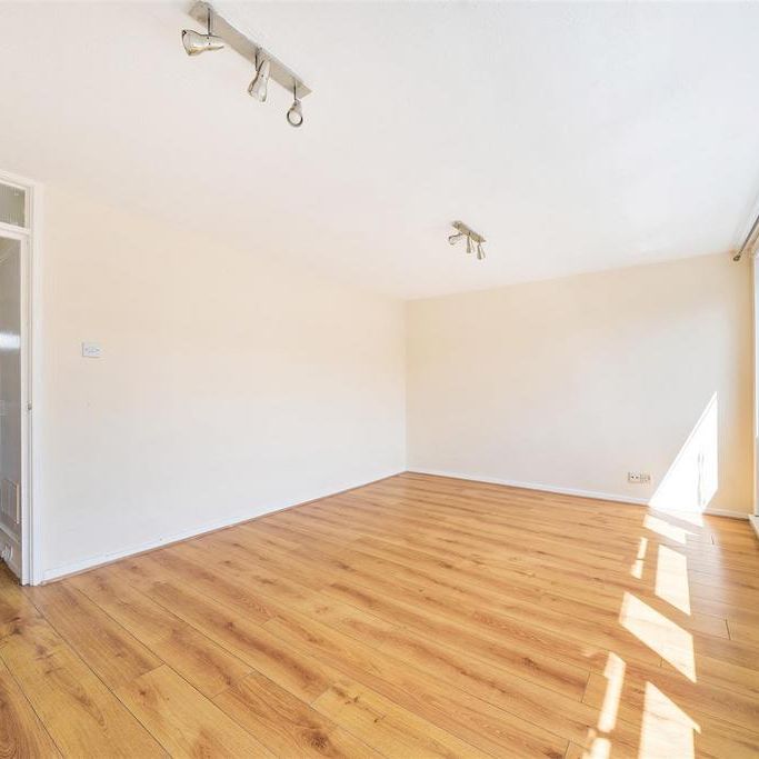 3 bedroom flat to rent - Photo 1