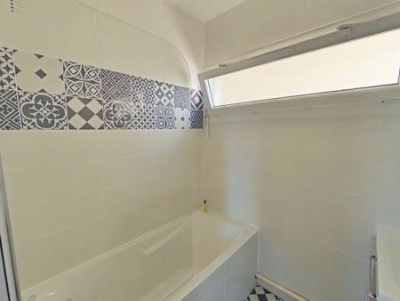 Location Appartement 2 pièces Meublé 35m² ROMANS SUR ISERE 26100 - Photo 5