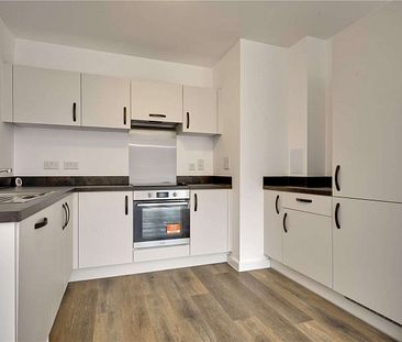 A contemporary apartment in the heart of the town centre. - Photo 1