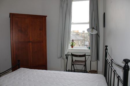 2 bed flat for rent in West End - Photo 4