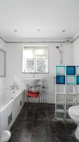 Southborough Road – Room 3 - Photo 3