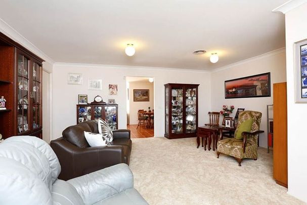 Welcome to this exceptional family home, designed to offer modern comfort and convenience! - Photo 1