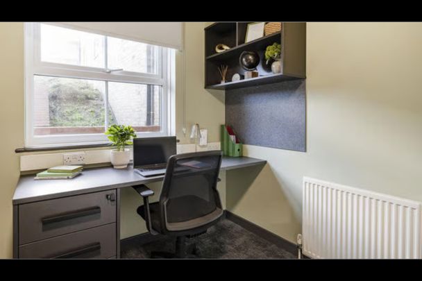 Room in a Shared Flat, Dean House, SE14 - Photo 1
