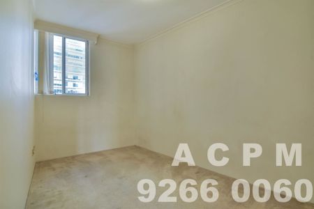 ONE BEDROOM + STUDY Room with Darling Harbour views opposite World Square. - Photo 2
