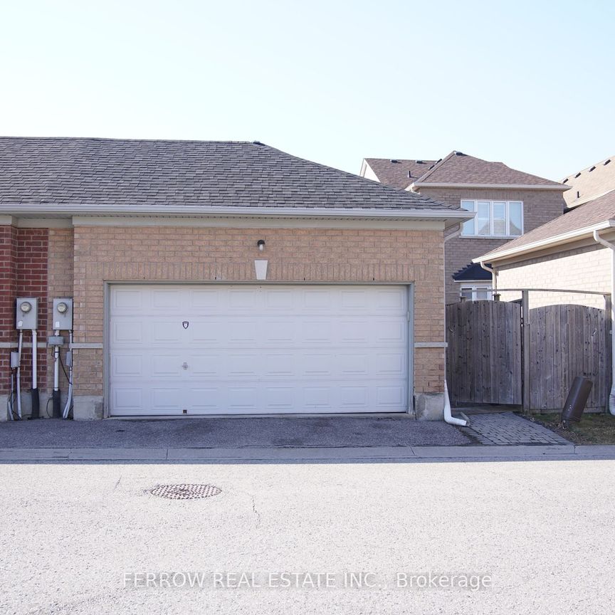 Detached Home For Lease | N8147276 - Photo 1