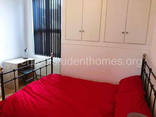 Jubilee Drive, Liverpool - Photo 1