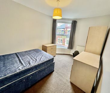 Room 8, 1a, Elmsley Street, Preston - Photo 1