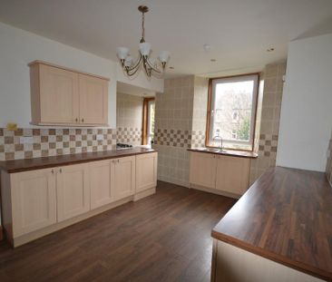 3 bedroom flat to rent - Photo 6