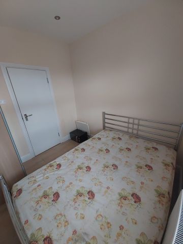 Room in a Shared House, Leamington Gardens, IG3 - Photo 4