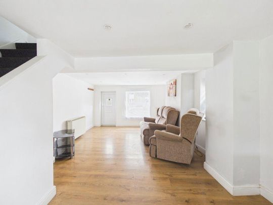 2 bedroom terraced house to rent - Photo 1