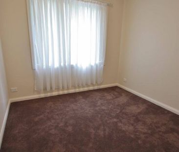 BEAUTIFUL HOME IN CENTRAL WAGGA - Photo 2