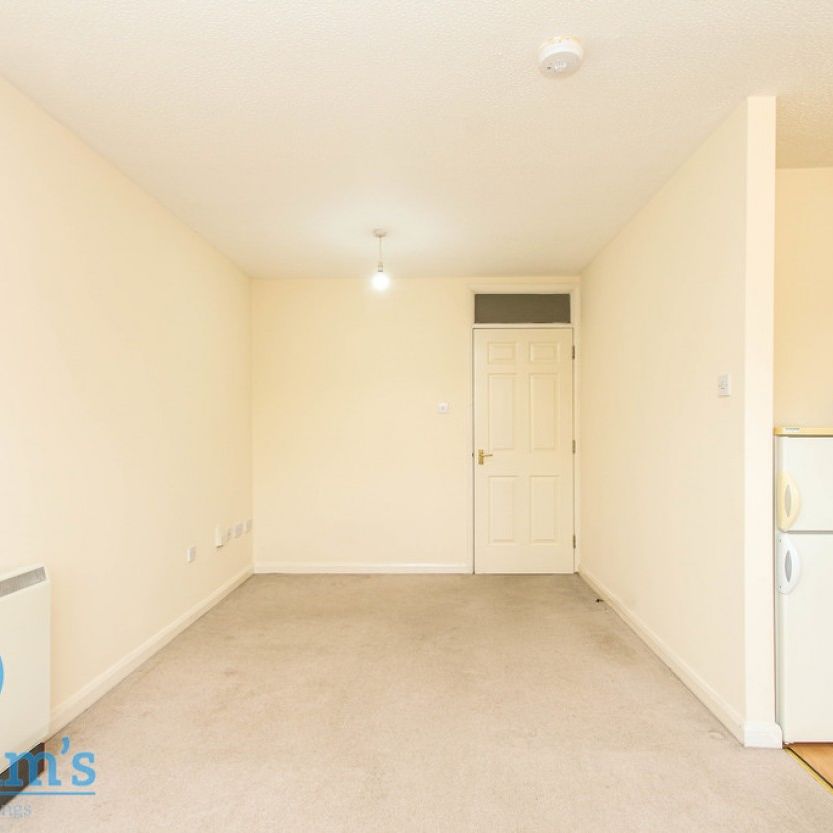 2 bed Apartment for Rent - Photo 1