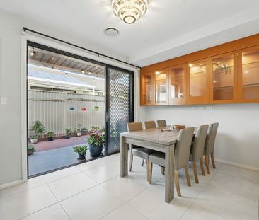 BEAUTIFUL FAMILY HOME - Photo 2