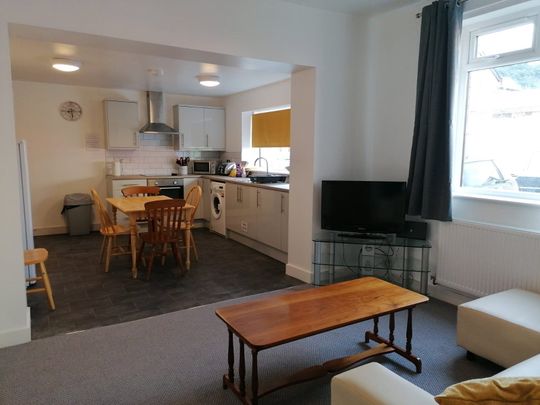 Orme Road, Bangor, LL57 - Photo 1