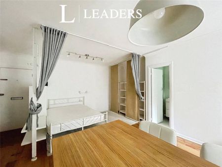 House to rent - Photo 3