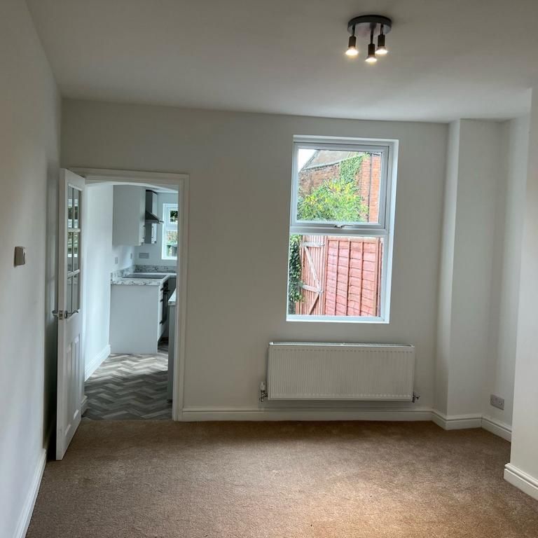 2 bedroom terraced house to rent - Photo 1