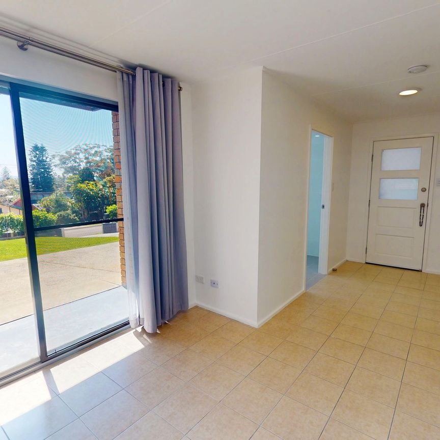 Elevated Lifestyle in Nelson Bay – Stylish Residence with Home Office - Photo 1