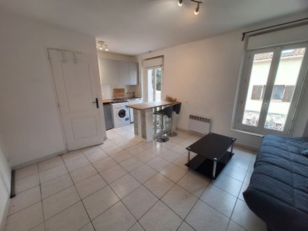 Location Appartement 1 pièce 19m² MARSEILLE 9ème - Photo 2