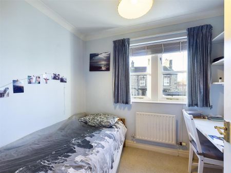 3 bedroom private hall to rent - Photo 3