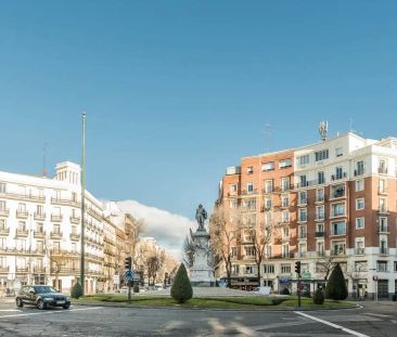 Apartamento de alquiler en Calle San Bernardo, Arapiles - Photo 1