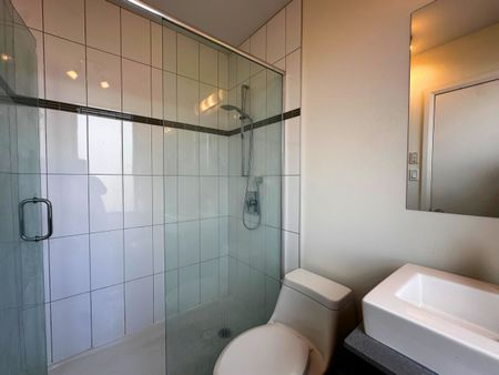 Condo moderne lumineux et magnifique – 2 chambres, 2 salles de bain ! - Photo 2