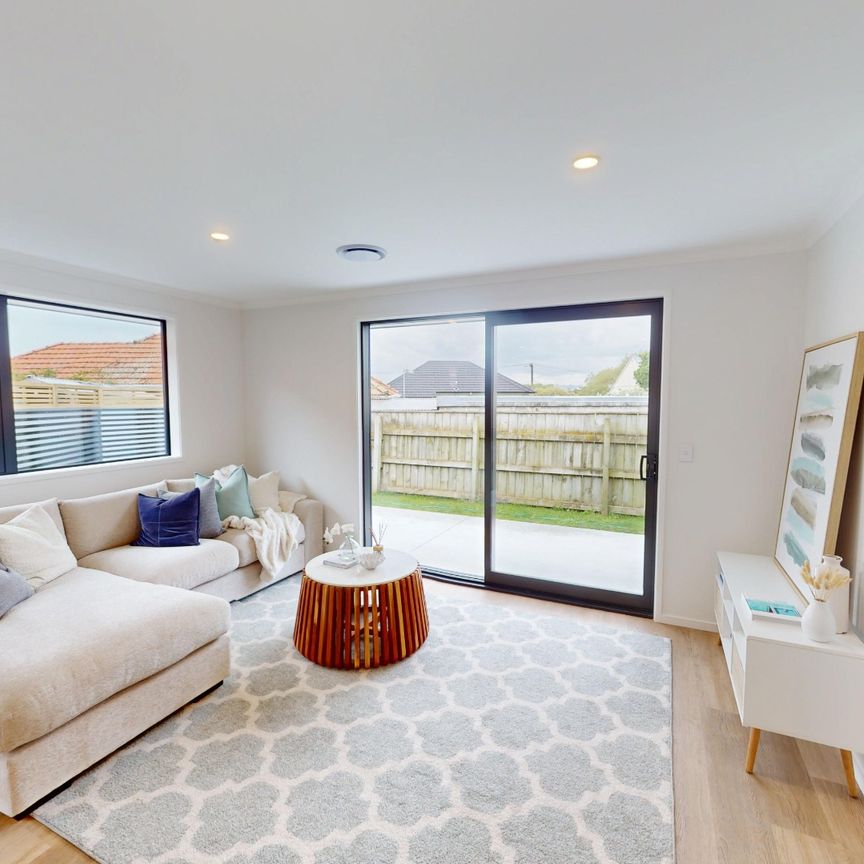 College Estate - 3 Bedrooms - Photo 1