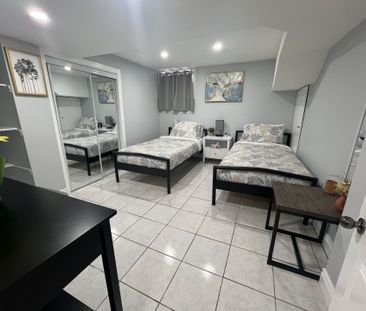 For Lease - 11 Queen Street, Mississauga, Ontario - Photo 1