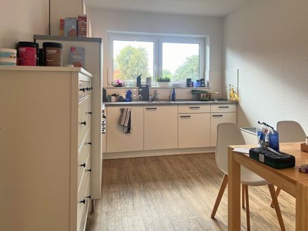 Energetisch hochwertig: Oberwohnung mit Balkon und einer Einbauküche in zentraler Lage von Remels - Foto 2