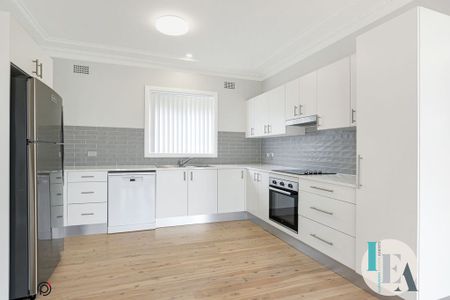 Fresh, Light & Coastal Living - Photo 3