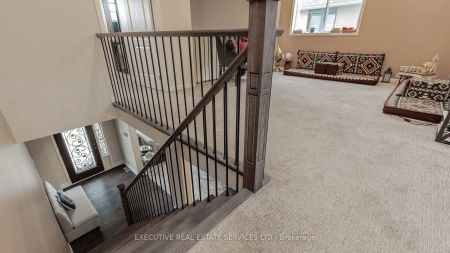 Detached Home For Lease | W9253315 - Photo 2