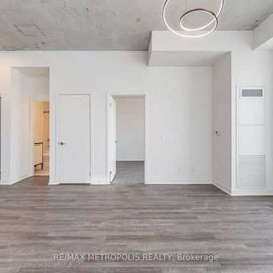 STUNNING CORNER UNIT LOFT WITH W/O TERRACE 1+1 PARKING INCLD - Photo 4