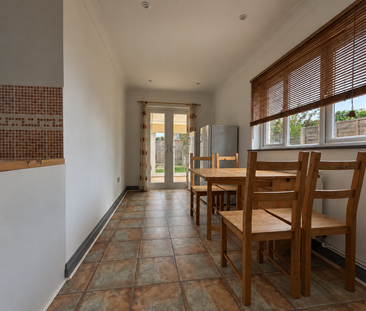 2 bedroom end of terrace house to rent - Photo 4