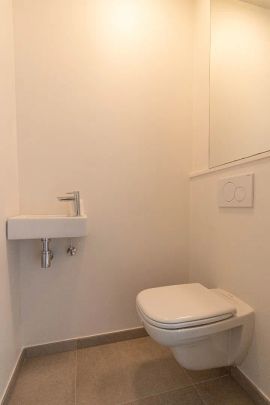 ! NIEUWE VOORWAARDEN! Zeer mooi afgewerkt en instapklaar nieuwbouwappartement gelegen in groene zone met mogelijkheid tot bijhuren van ondergrondse autostaanplaats - Foto 1