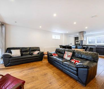 3 bedroom property to rent - Photo 1