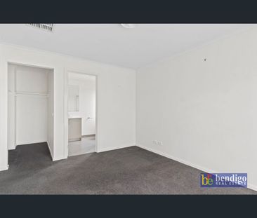 94A Andrew Street, White Hills, Vic 3550 - Photo 2