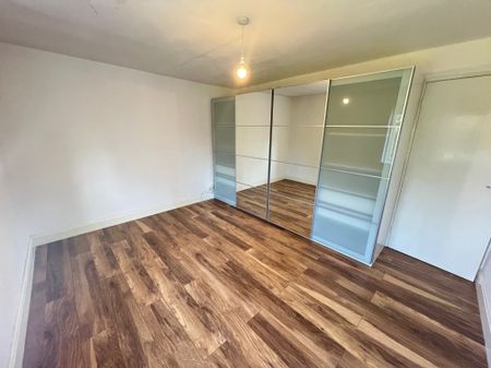 Hornbeams, Harlow - Photo 2