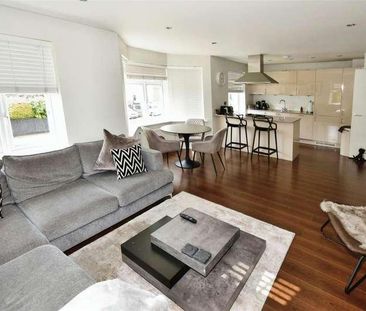Lower Park Road, Loughton, IG10 - Photo 4
