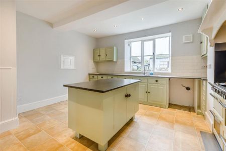 5 bedroom detached house to rent - Photo 4